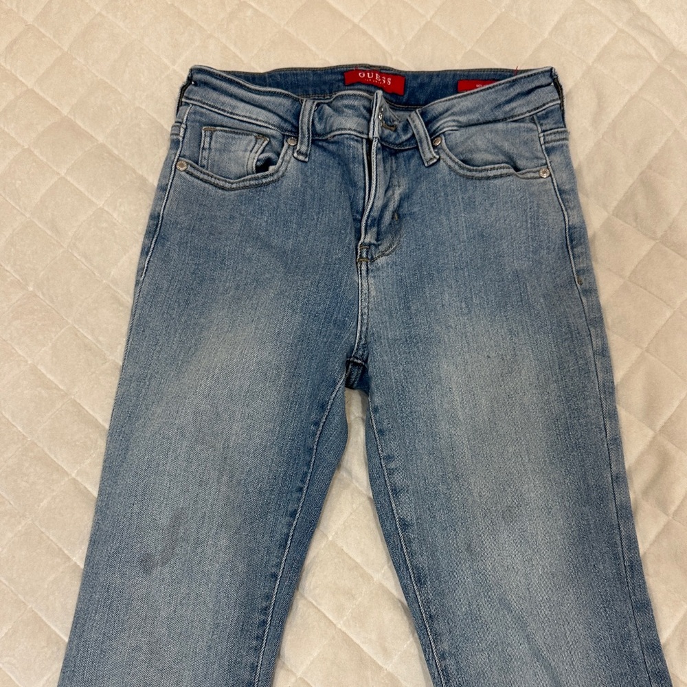 GUESS Women's Classic Blue Skinny Jeans